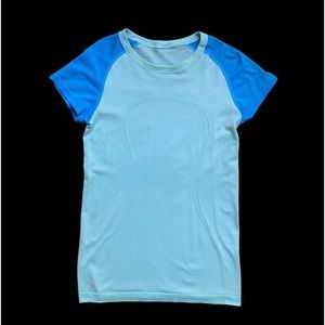 Lululemon Athletica Swiftly Tech Light Blue/Blue Short Sleeve Size 10